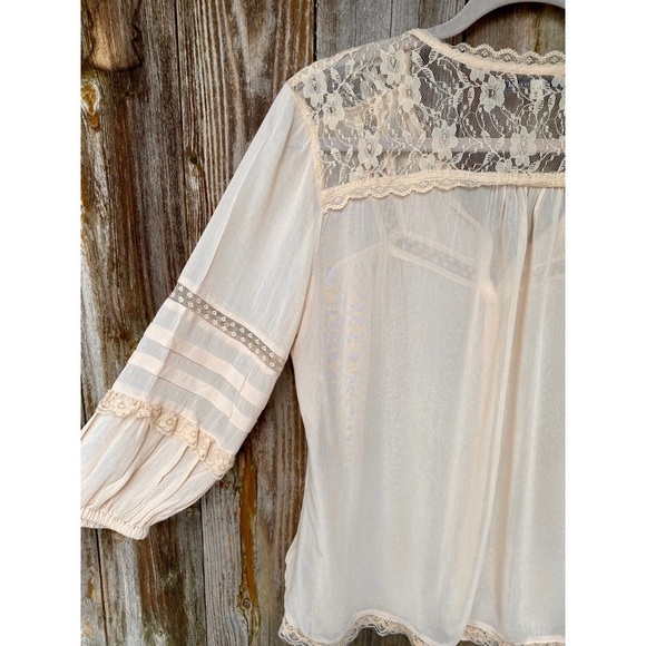 RIVER ISLAND lace ivory 3/4 sleeve flowy blouse - Picture 8 of 8